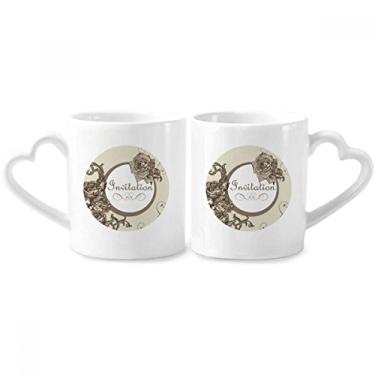 Imagem de Conjunto de canecas de porcelana para casal com estampa de flores de rosas antigas e alça de coração