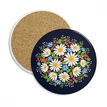 Imagem de Caneca de crisântemo branco, folhas, frutas, porta-copos, copo, proteção de mesa, pedra absorvente