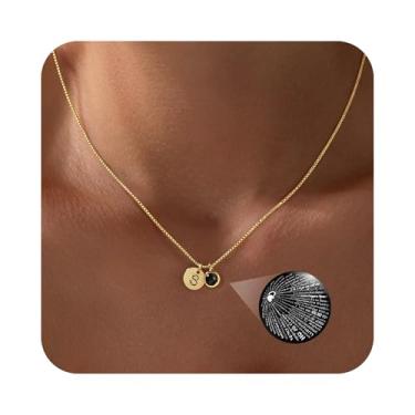 Imagem de Colares femininos banhados a ouro 14K com inicial delicada letra A-Z I Love You em disco de 100 idiomas com pingente de inicial, Natal, aniversário, joias presentes para mulheres, namorada e ela, 18+