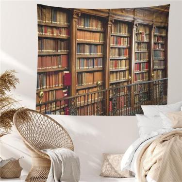 Imagem de Tapeçaria pendurada na parede, estante de madeira, decoração de quarto