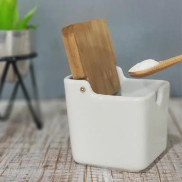 Imagem de Saleiro de Porcelana Premium com Colher de Bambu e Tampa Madeira Pinus