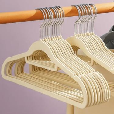 Imagem de Cabide Slim de Veludo Adulto Bege para Roupas, Kit com 30 Unidades, 42 cm x 22,5 cm, Ultrafino Antideslizante para Roupas Delicadas e Organização de Closet