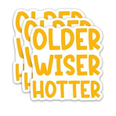 Imagem de (3 peças) Adesivos engraçados de aniversário – Older Wiser Hotter – Decalques de vinil à prova d'água para presentes de aniversário de 30, 40, 50, 60, 70 e 80 anos, garrafas de água, álbuns, diários