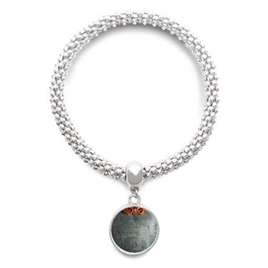 Imagem de DIYthinker Pulseira de prata com pingente de mogno com padrão de ornamento de mogno e corrente ajustável