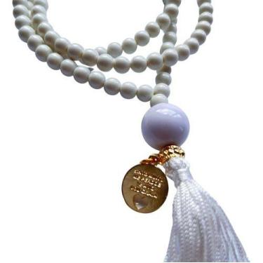 Imagem de Japamala 108 Contas Medalha Ho'oponopono Dourada Off White - Paz Inter