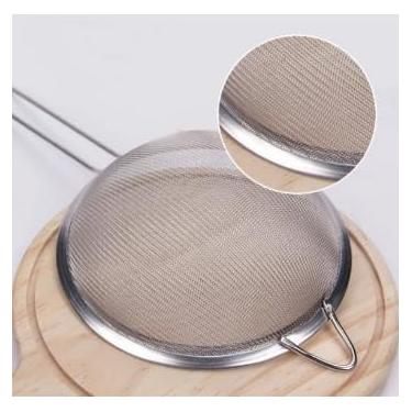 Imagem de Peneira de Aço Inox com Cabo 10 cm, Malha Fina para Cozinha, Resistente a Altas Temperaturas até 200°C