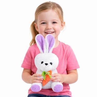 Imagem de Coelho de Pelúcia com Cenoura 30cm Presente Páscoa Decoração Infantil 