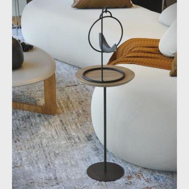 Imagem de Mesa Lateral karla - baixa, tampo redondo Itapuã e base Aço Corten.