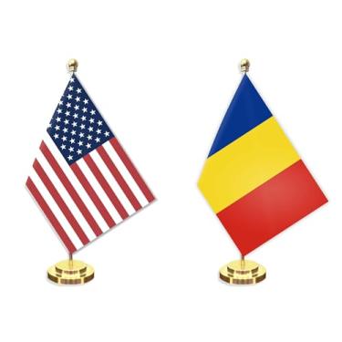 Imagem de Conjunto de 2 bandeiras pequenas de mesa romena americana da Romênia, mini banner de mesa romeno de 12 x 20 cm, decoração de poste sólido de metal de 30 cm, faixa de poliéster impressa digital pequena