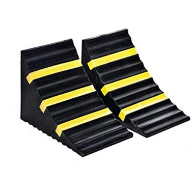Imagem de Pacote com 2 calços de roda de borracha maciça grandes resistentes para trailer, caminhão, caminhão de bombeiros, veículo comercial RV com fitas refletivas 34 x 15 x 18,5 cm, preto e amarelo
