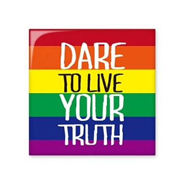 Imagem de Azulejo de cerâmica brilhante com bandeira do arco-íris LGBT Live Your Truth