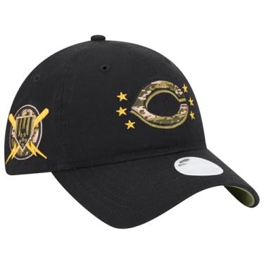 Imagem de New Era Boné feminino Cincinnati Reds Dia das Forças Armadas 2024 ajuste relaxado ajustável - MLB Ladies 9Twenty Black Baseball Dad Hat