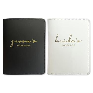 Imagem de Carteira de passaporte Sr. e Sra. Presentes de casamento para casais 2025, porta-passaporte para viagem, itens essenciais de viagem para lua de mel, Noiva e noivo, 4*6