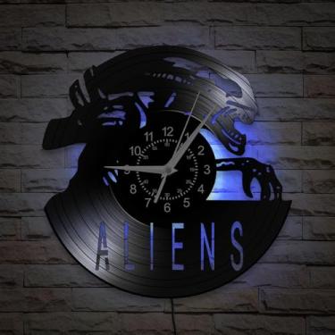 Imagem de TIMEGLOW Relógio de parede com disco de vinil alienígena xenomorfo de 30,5 cm que muda de cor, relógio de parede monstro guerreiro extraterrestre, luz noturna, silencioso, sem tique-taque, relógio de
