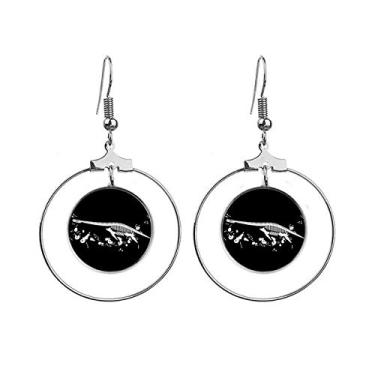 Imagem de Brincos pequenos de osso de dinossauro com argola pendurada, joia circular