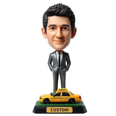 Imagem de Bobblehead de taxista em terno prateado em pé de táxi decoração urbana personalizada feita à mão para motoristas de táxi, empreendedores e líderes empresariais, presente elegante para pais, maridos e