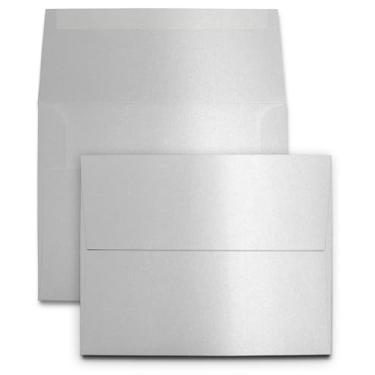 Imagem de Pacote com 25 envelopes A2 metálicos prateados - Aba de livreto gomada - Mede 11 cm x 14 cm - Estoque Premium de 12,7 kg - Para casamento, aniversário, ano novo