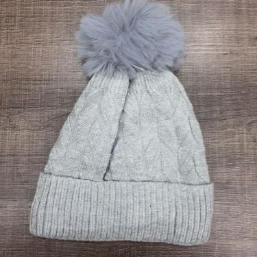 Imagem de Gorro Infantil OEM com 1 Pompom em 100% Lã Acrílica Forrado com Pelúcia 16cm X 19 e 5cm Liso para Menino e Menina