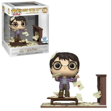 Imagem de Funko Pop Harry Potter 136 Harry Potter w/ Hogwarts Letters Exclusive