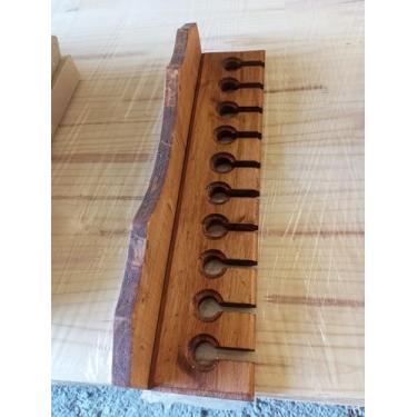 Imagem de Porta Espeto COM SEIS furos em madeira maciça a prova d'agua, com suporte para 06 espetos, furação para instalação na parede, acabamento em Stain, altíssima qualidade