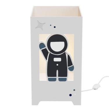 Imagem de Abajur Luminária MDF Quarto Bebê Kit Higiene Astronauta - Neném na Nuv