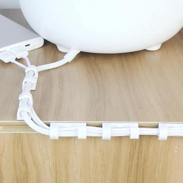 Imagem de 16 peças de clipes de cabo organizador de fios, suportes autoadesivos de gerenciamento de cabos para mesa, escritório, casa para cabos USB arrumados, fios de carregamento