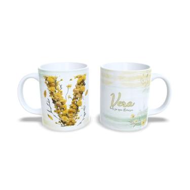 Imagem de Caneca de Cerâmica com Inicial Floral, Design Alice, Decorativa com Flores Amarelas e Brancas, 325ml (v)