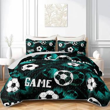 Imagem de QOOMO Conjunto de colcha de futebol azul de desenho animado, 3 peças, conjunto de colchas esportivas com estampa de bola, tamanho king, microfibra macia, leve, com 1 colcha e 2 fronhas para todas as