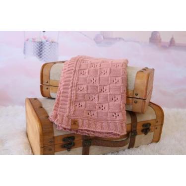 Imagem de Manta Bebê Tricô Cobertor Saída Maternidade Quentinha Furinhos - Model