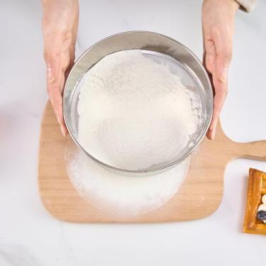 Imagem de Peneira redonda de aço inoxidável para assar 18 cm