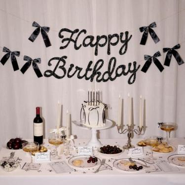 Imagem de xo, Fetti Faixa de feliz aniversário, glitter preto + laços de cetim - 1,5 m | Decorações de aniversário, decoração de aniversário de coquette, placa de festa 30, pano de fundo de cabine de fotos 21