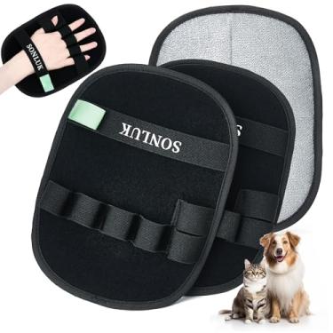 Imagem de sonluk Pacote com 2 luvas de remoção de pelos de animais de estimação para cães e gatos, luva eletrostática com escova mágica atualizada com 5 dedos, ferramenta de remoção de pelos de animais de