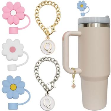 Imagem de Altally 3 peças de cobertura de palha para copo Stanley de 30 e 4 onças 10 mm flor tampa protetora de canudo de silicone com 2 peças inicial personalizada pingente de letra Stanley Tumblers acessórios (3 flores + 2 peças letra Q)