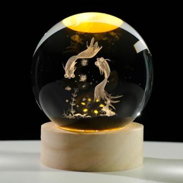Imagem de Arikyrist Luz Noturna De Bola Cristal Em Formato Peixinho Dourado 3D, Estatuetas Com Base Madeira, Presentes Para Mulheres E Crianças, Peso Papel Esfera Vidro Gravado A Laser, Decoração Escritório D