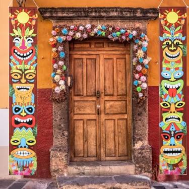 Imagem de ALINK Decorações de festa havaiana Luau, placa de faixa de porta totem Tiki para festa de aniversário tropical Moana, decoração tiki ao ar livre