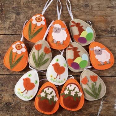 Imagem de SmoothNovelty 12 peças de enfeites de feltro de páscoa para decoração de árvore de coelho 3D para pendurar 8 cm ovos de primavera pintinho ovelha flor feltro bolas para decoração de árvore festa de