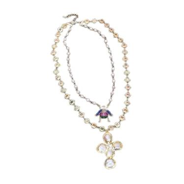 Imagem de DWBPGVUN 2 fileiras de corrente de rosário de pérola branca, corrente de zircônia cúbica, pingente de abelha e crucifixo de pérola