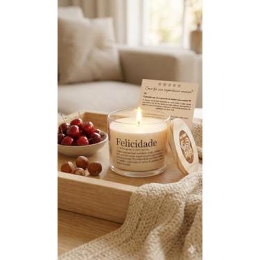 Imagem de Vela Aromática Decorativa em Vidro Transparente com Tampa de Madeira, 120g, Mensagem Inspiradora, Aromaterapia, 7cm x 8cm, Cilíndrica (Aroma: Cereja e Avelã - Mensagem: Felicidade)