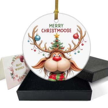 Imagem de REWIDPARTY Enfeites de Natal engraçados - Merry Christmoose - Enfeite de cerâmica redondo de 7,6 cm com fita dourada, caixa de presente - decoração de árvore de Natal - Presentes de decoração de Natal