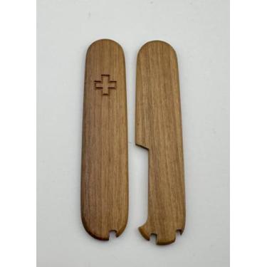 Imagem de Capas de substituição para balanças Victorinox mais cabos de madeira natural de 91 mm com pinças de palito de dente e ranhuras para caneta esferográfica (madeira de castanha)