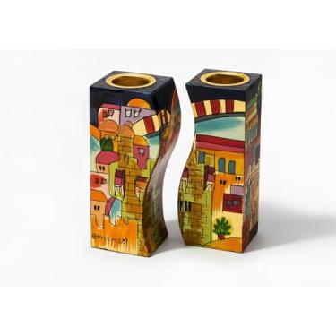 Imagem de Yair Emanuel Castiçal de madeira Shabat – Pintado à mão design de Jerusalém estilo Yin-Yang – Conjunto de castiçais de madeira laqueada de 10 cm