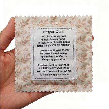Imagem de Wisplume Mini colcha de oração com cruz interna bolso vintage escritura oração colcha quadrados simpatia presentes cristãos para mulheres pastor apreciação dia dos pais presentes graduados (creme)