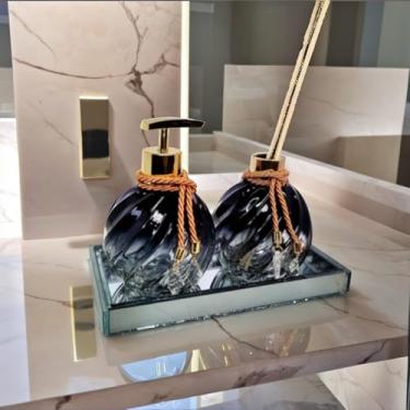 Imagem de Kit Lavabo Decorativo Vidro 300ml Completo com Saboneteira Difusor e Bandeja Luxo Para Banheiro(Preto C/Dourado,Sem Bandeja)
