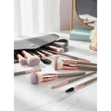 Imagem de Conjunto de pincéis de maquiagem de 15 peças com estojo de viagem - base, sombra, corretivo e pincéis de pó para maquiagem de rosto e olhos coloridos