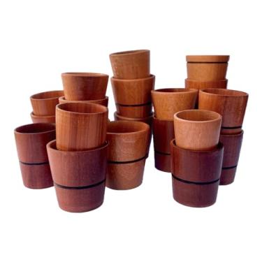 Imagem de Kit 10 copo de cachaça 7CM em madeira maciça artesanal pinga