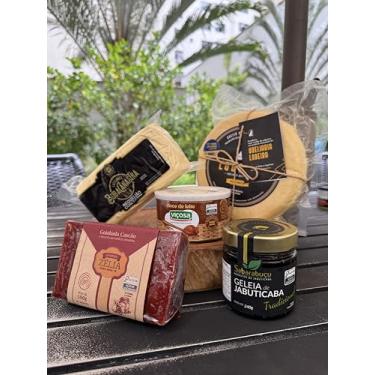 Imagem de Kit Presentão Mineiro – Queijo Canastra 1kg, Doce de Leite Viçosa 400g, Requeijão 500g, Goiabada Cascão 500g e Geleia de Jabuticaba 240g – O Melhor Sabor de Minas em um Só Kit