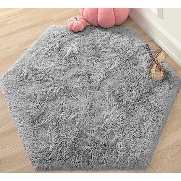 Imagem de KIXINWA Tapetes hexagonais para barraca infantil, tapetes fofos para quarto de meninas adolescentes, tapete felpudo para quarto de crianças, tapete felpudo para quarto de crianças, tapete felpudo macio para dormitório, 138 cm x 119 cm, tapete cinza