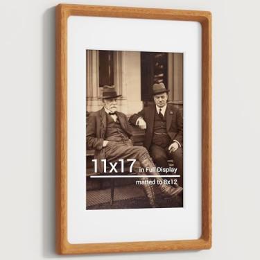 Imagem de Heimlove Molduras de teca natural de 28 x 43 cm, moldura de diploma de madeira original feita à mão com tapete para exibição de fotos de formatura de 20 x 30 cm, imagem de família, foto de casamento