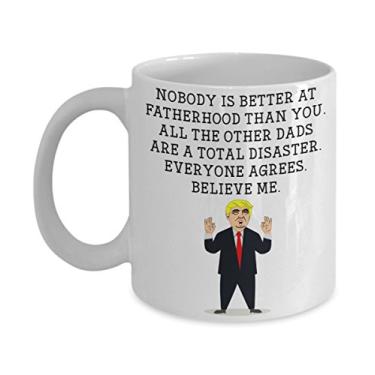 Imagem de Caneca engraçada com cabeça do papai Trump – Caneca de café Donald Trump – ideia de presente inovadora de paternidade, ideia de mordaça