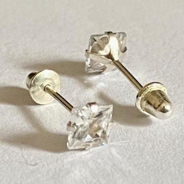 Imagem de Brinco Baby Pedra Quadrada 4mm - Prata 925 - Tarracha Tipo Baby - MPJo